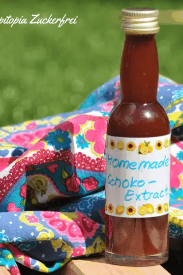 Schokoladen-Extrakt eignet sich aufgrund seines intensiven Aromas hervorragend zum Backen von Kuchen, Torten, Muffins und Co.. Hier siehst du, wie du Schokoladen-Extrakt selber machen kannst.
