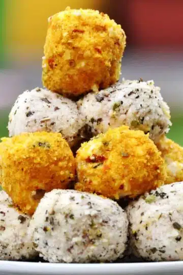 Low Carb Food Pops sind das perfekte Fingerfood für deine Party! Sie sind schnell und einfach gemacht und sehen zudem auch noch toll auf jedem Party Buffet aus! Überrasche deine Gäste mit der herzhaften Version der beliebten Cake Pops, die mit nur einem Haps im Mund verschwinden.