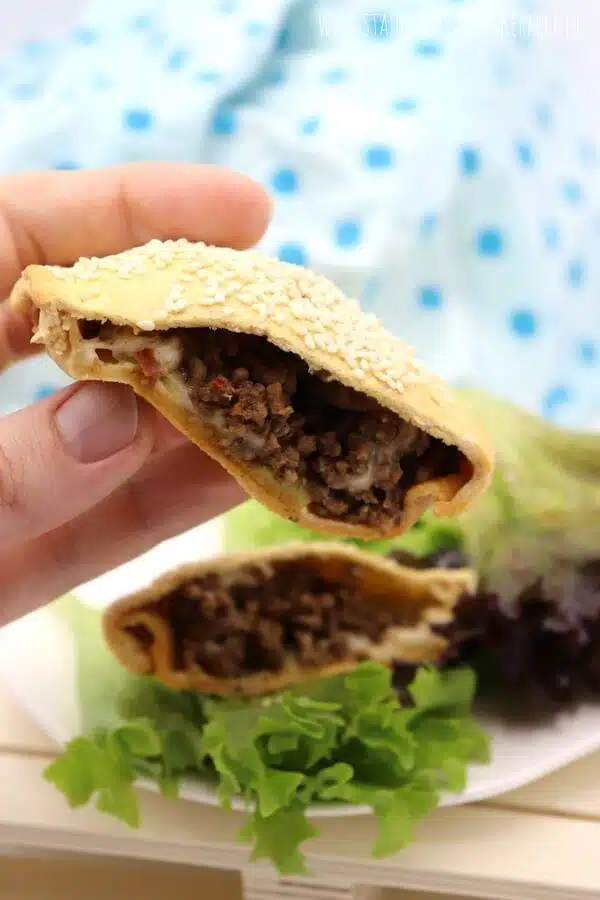 Herzhafte Low Carb Teigtaschen mit Mandelmehl selber machen