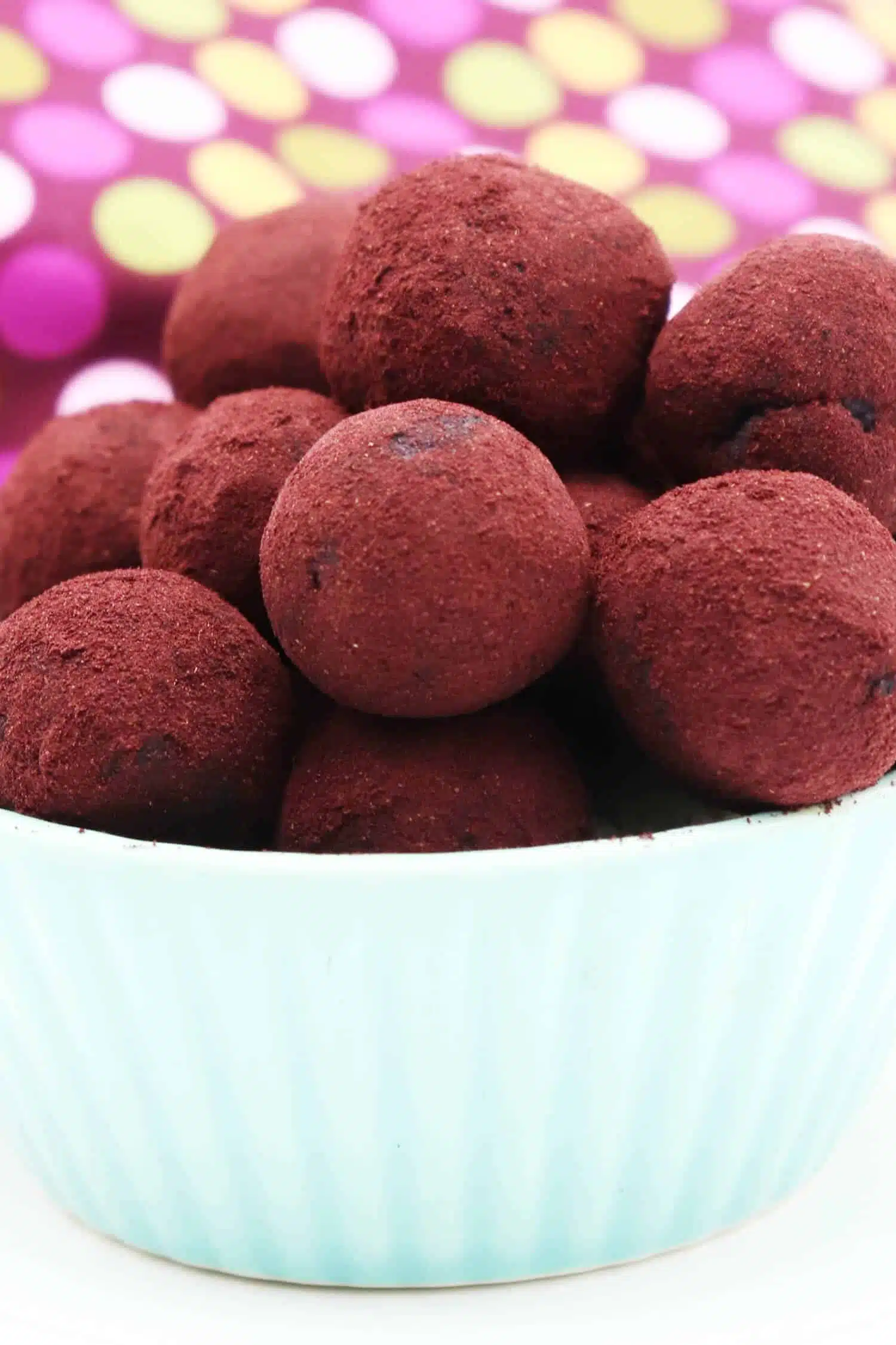 Süße Low Carb Frischkäse Pralinen mit Aronia - Staupitopia Zuckerfrei