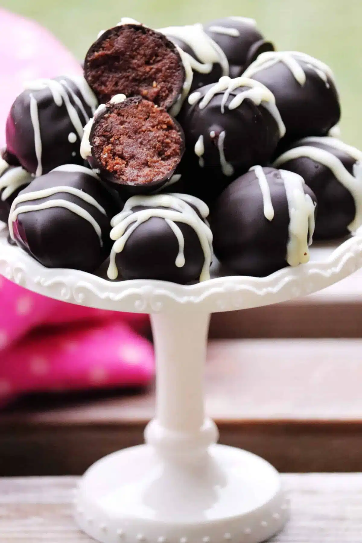 Rezept für schnelle und einfache Low Carb Pralinen ohne Zucker.