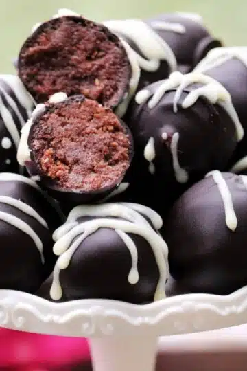 Rezept für schnelle und einfache Low Carb Pralinen ohne Zucker.