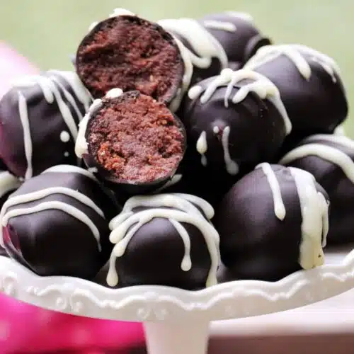 Rezept für schnelle und einfache Low Carb Pralinen ohne Zucker.