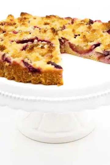 Schneller Low Carb Zwetschgenkuchen mit Streusel ohne Zucker und Mehl.