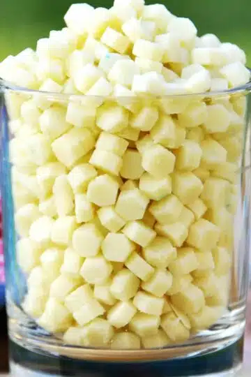 Weiße Schokodrops mit Erythrit selbst machen.