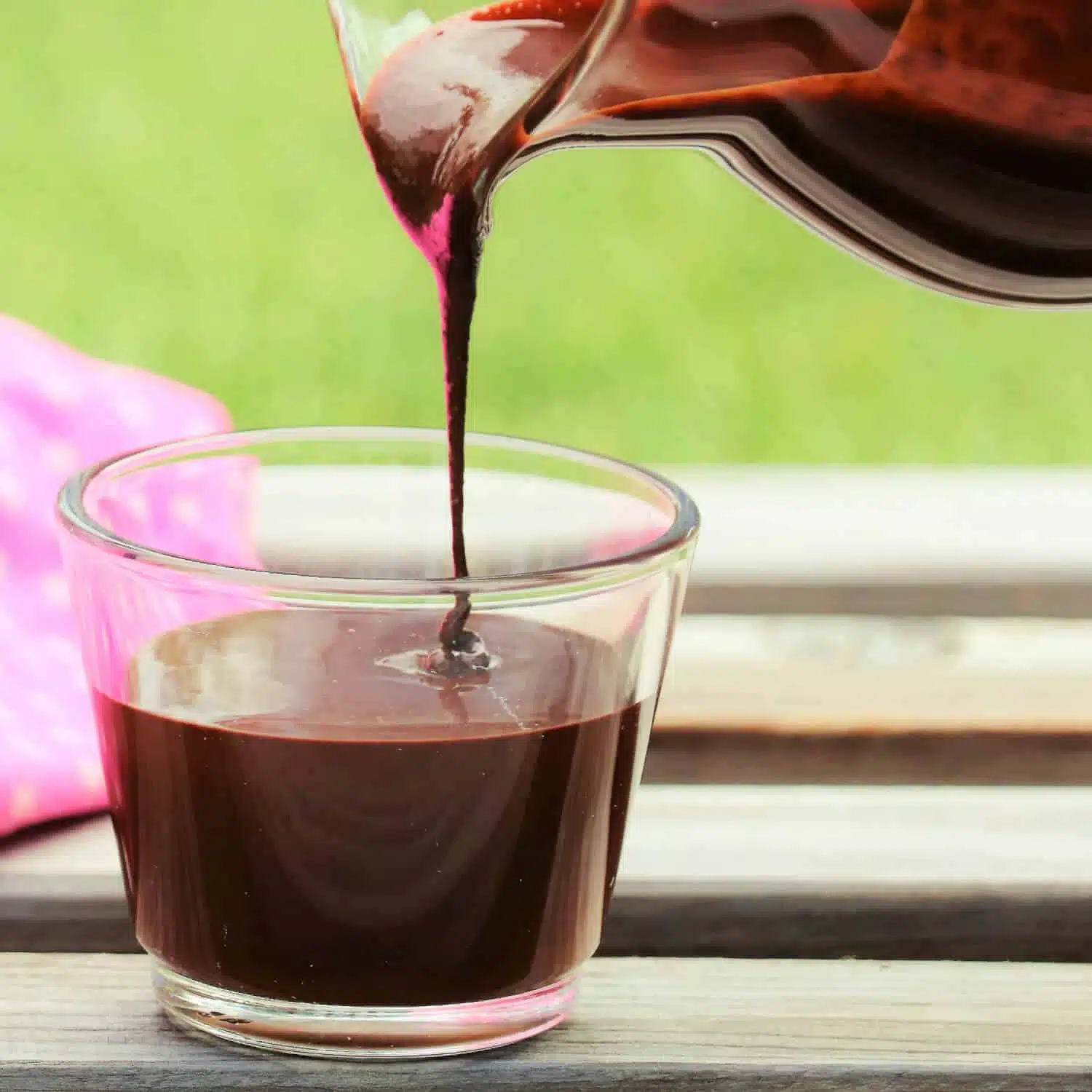 Low Carb Schokosoße ohne Zucker aus nur 3 Zutaten selber machen