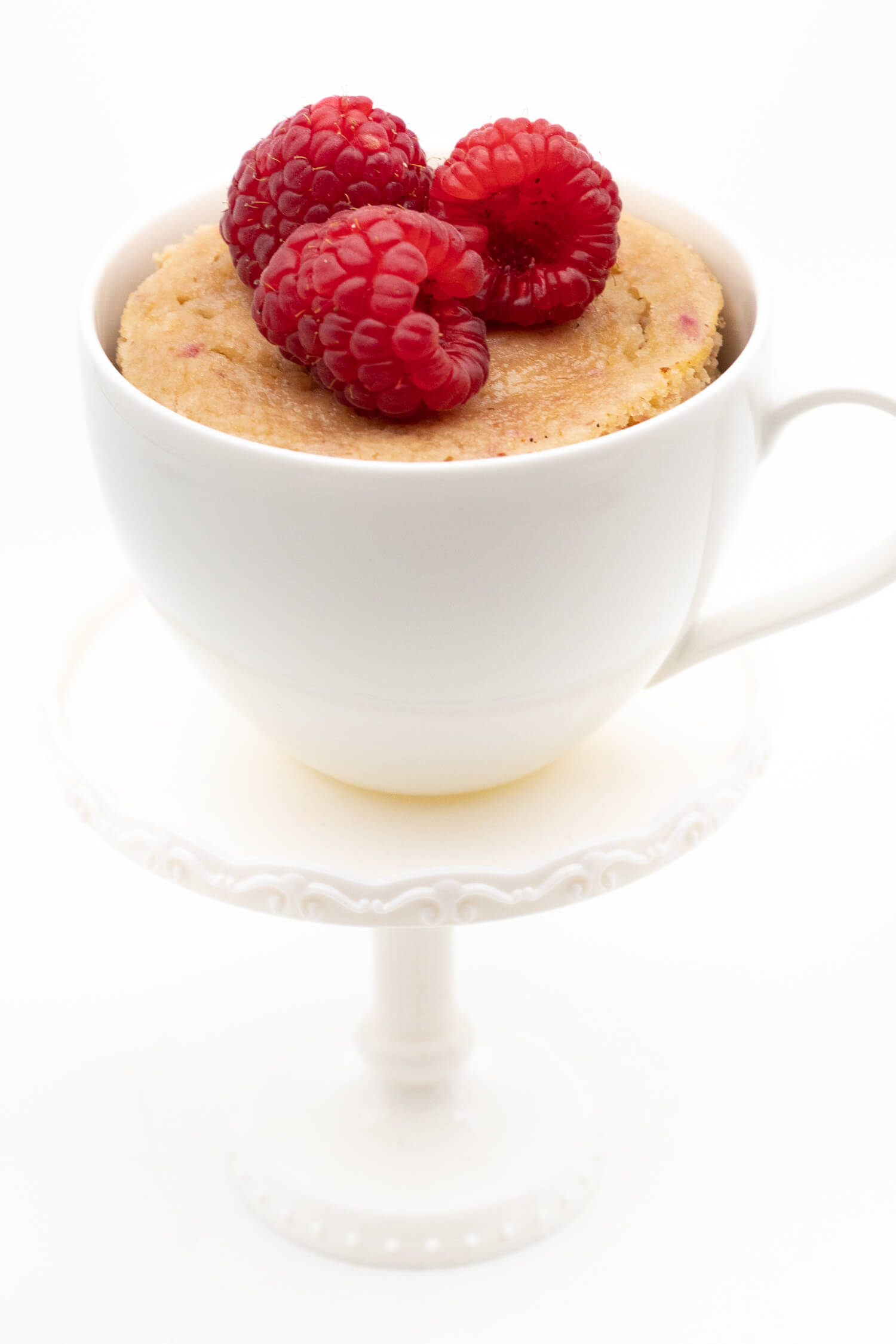 Rezept für einen Low Carb Tassenkuchen mit Himbeeren ohne Mehl
