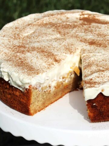 Rezept für einen Low Carb Schmandkuchen ohne Zucker.