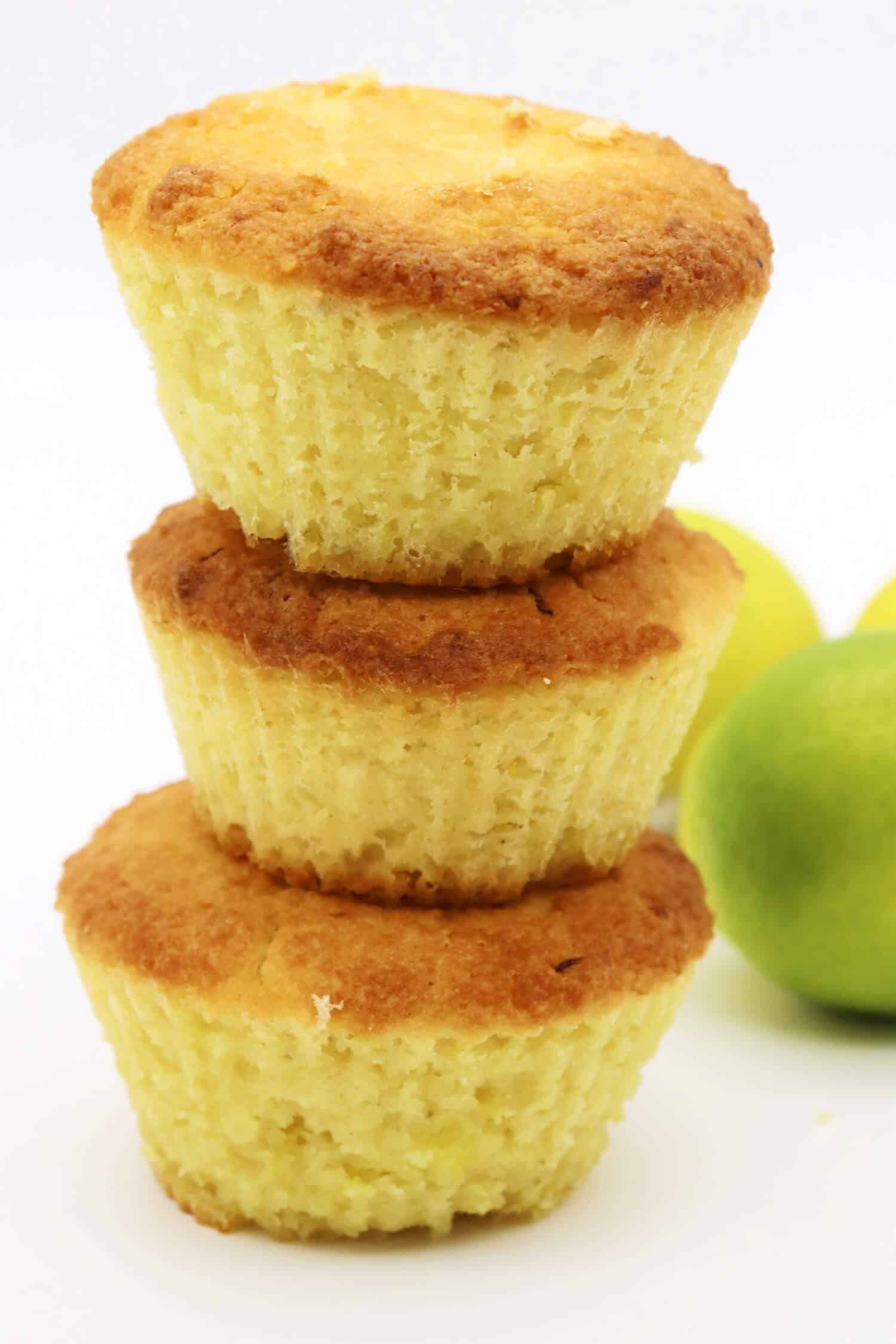 Zitronenmuffins ohne Zucker mit gemahlenen Mandeln