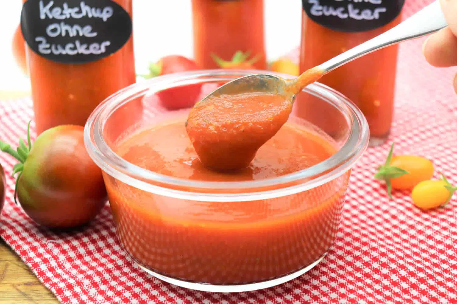 Gesunder Ketchup aus frischen Tomaten
