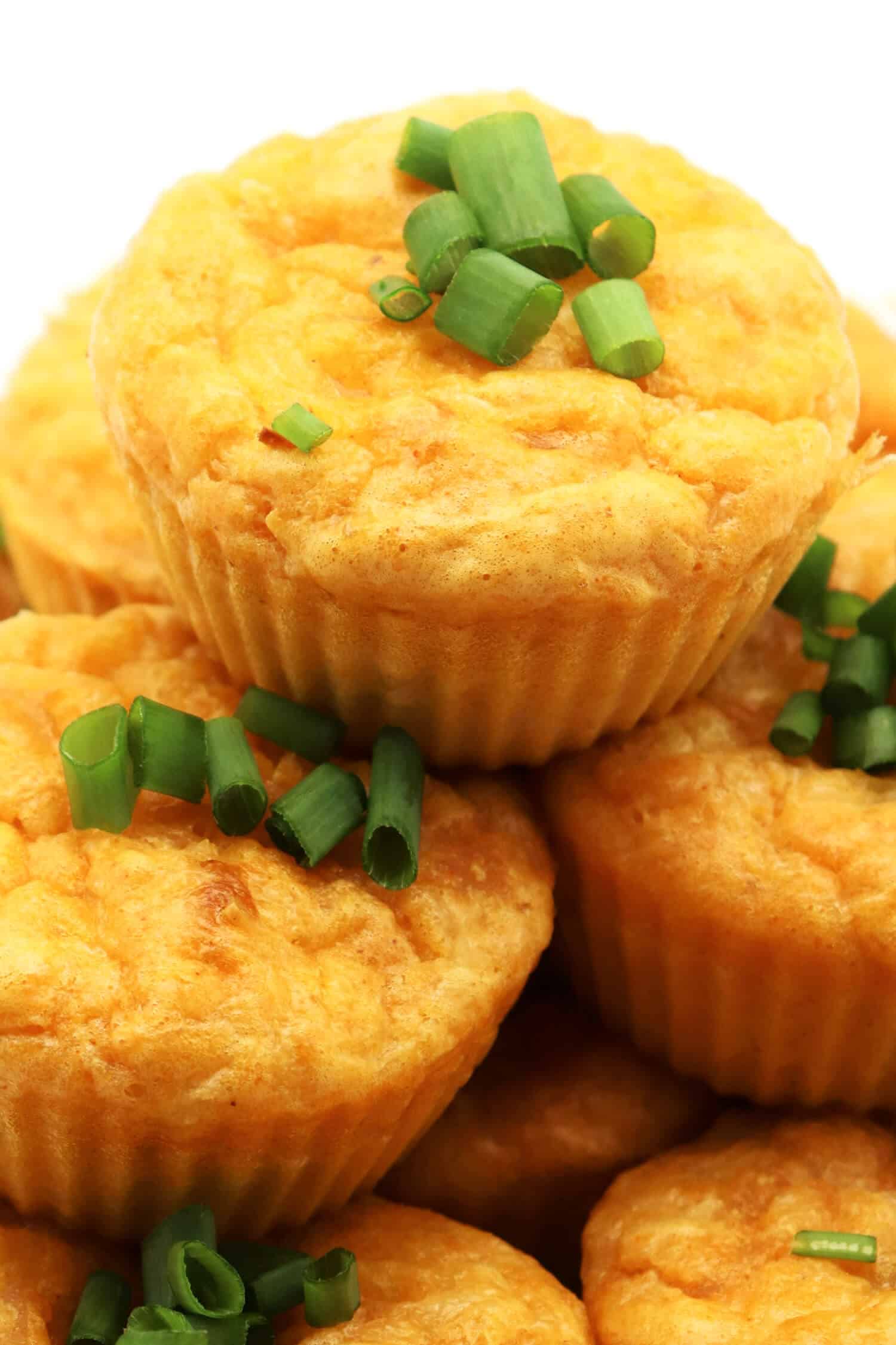Herzhafte Low Carb Muffins mit Käse und Schinken