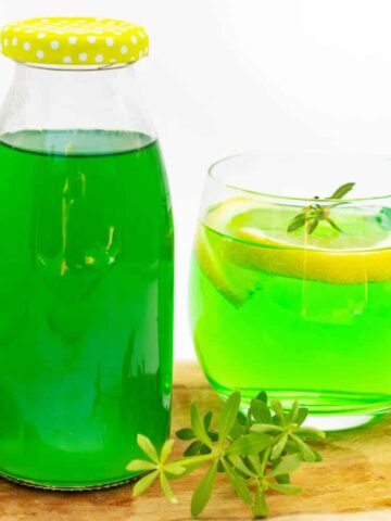 Waldmeistersirup Rezept mit Zitronensäure