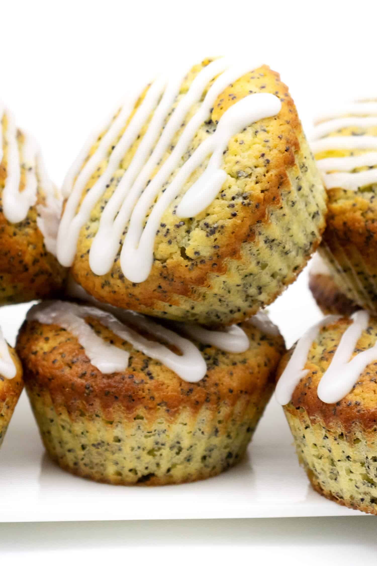 Zitronen Mohn Muffins saftig, schnell und einfach