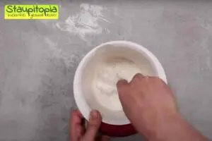 Joghurtkuchen ohne Zucker - Zubereitung Schritt 1