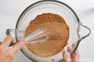 Zubereitung Schokokuchen ohne Zucker Schritt 1