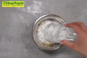 Zubereitung Zitronen Buttermilch Torte ohne Zucker Schritt 1