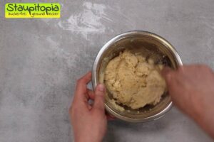 Zubereitung Zitronen Buttermilch Torte ohne Zucker Schritt 2