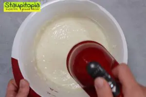 Zubereitung Zitronen Buttermilch Torte ohne Zucker Schritt 5