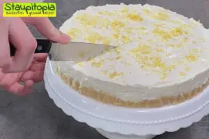 Zubereitung Zitronen Buttermilch Torte ohne Zucker Schritt 7