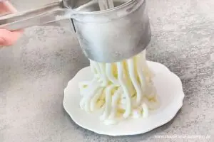 Spaghetti Eis selber machen Schritt 3