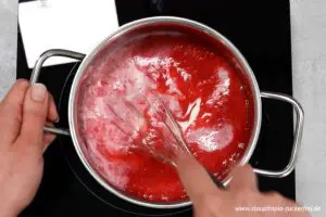 Zubereitung Erdbeerpudding ohne Zucker Schritt 3