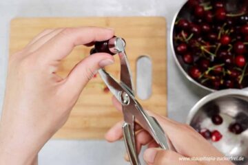 Zubereitung Kirschkuchen ohne Zucker Schritt 1