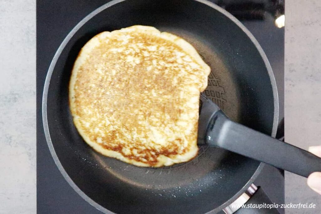 Zubereitung Low Carb Pfannkuchen Schritt 4