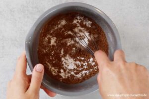 Zubereitung Schokoladeneis ohne Zucker Schritt 1