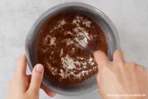 Zubereitung Schokoladeneis ohne Zucker Schritt 1
