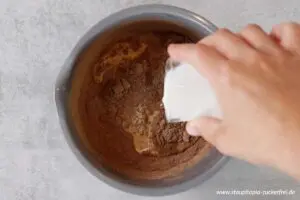 Zubereitung Schokoladeneis ohne Zucker Schritt 2