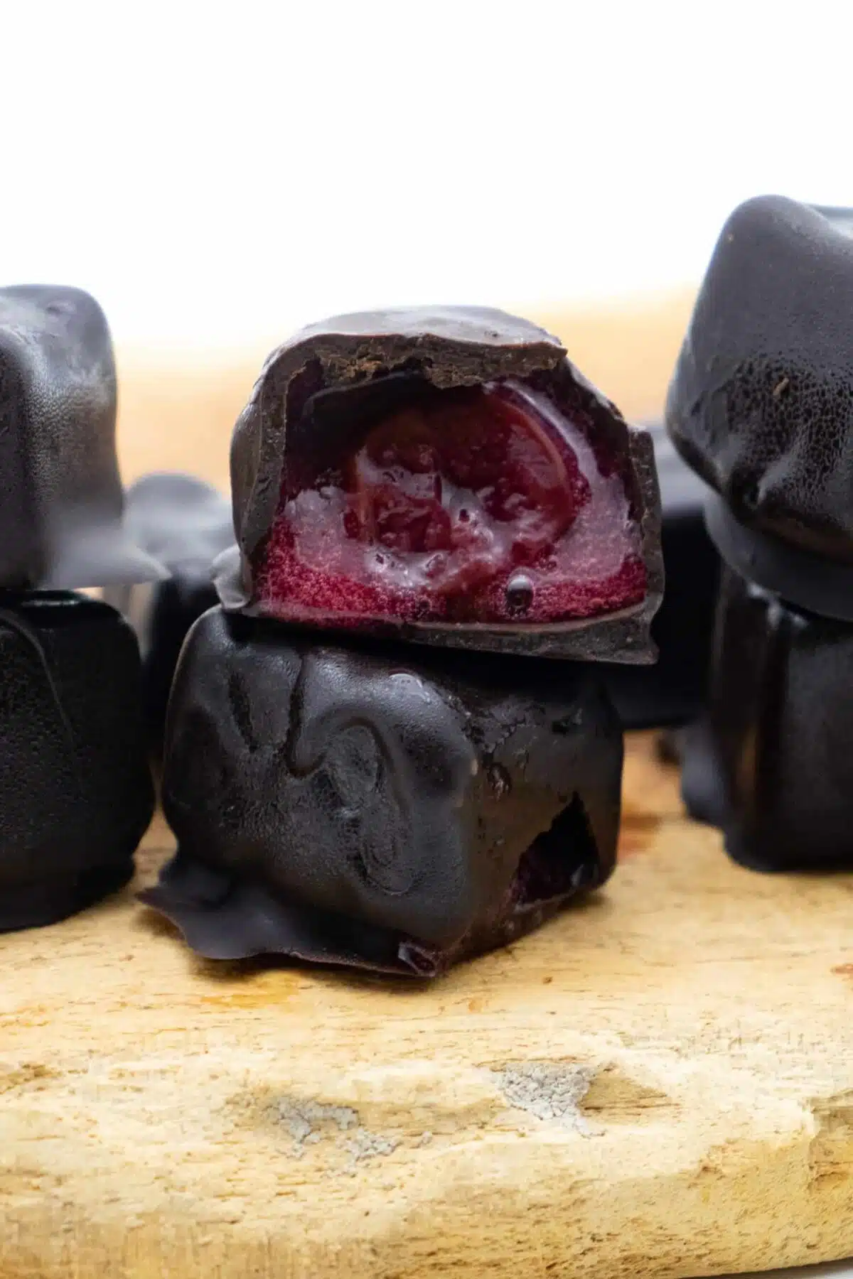 Low Carb Pralinen ohne Zucker Rezept mit Kirschen
