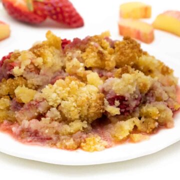 Erdbeer Rhabarber Crumble ohne Zucker Rezept
