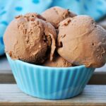 Nougat Eis selber machen ohne Zucker mit und ohne Eismaschine
