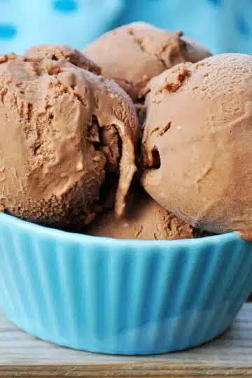 Nougat Eis selber machen ohne Zucker mit und ohne Eismaschine