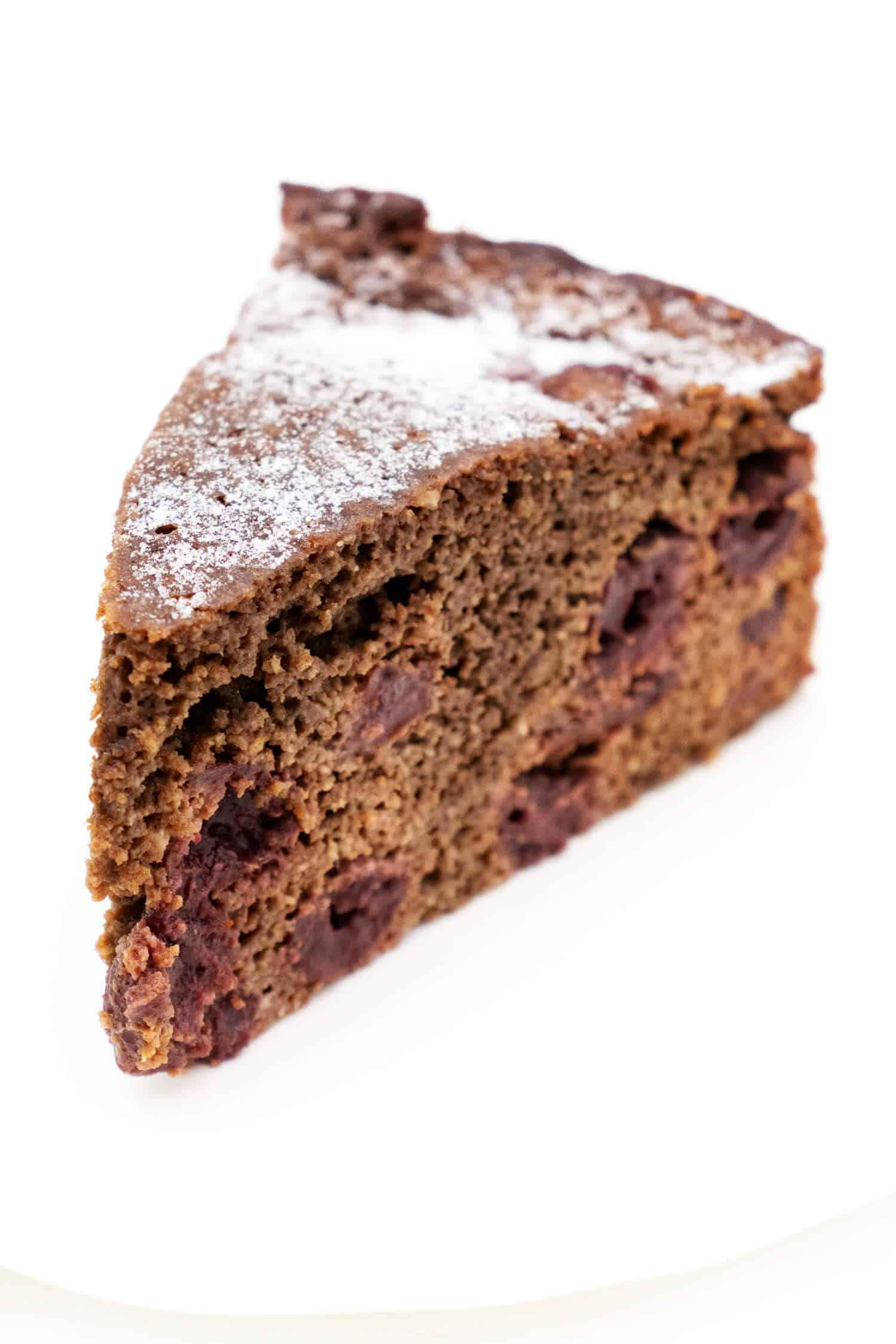 Schneller Schoko Kirsch Kuchen mit Nüssen
