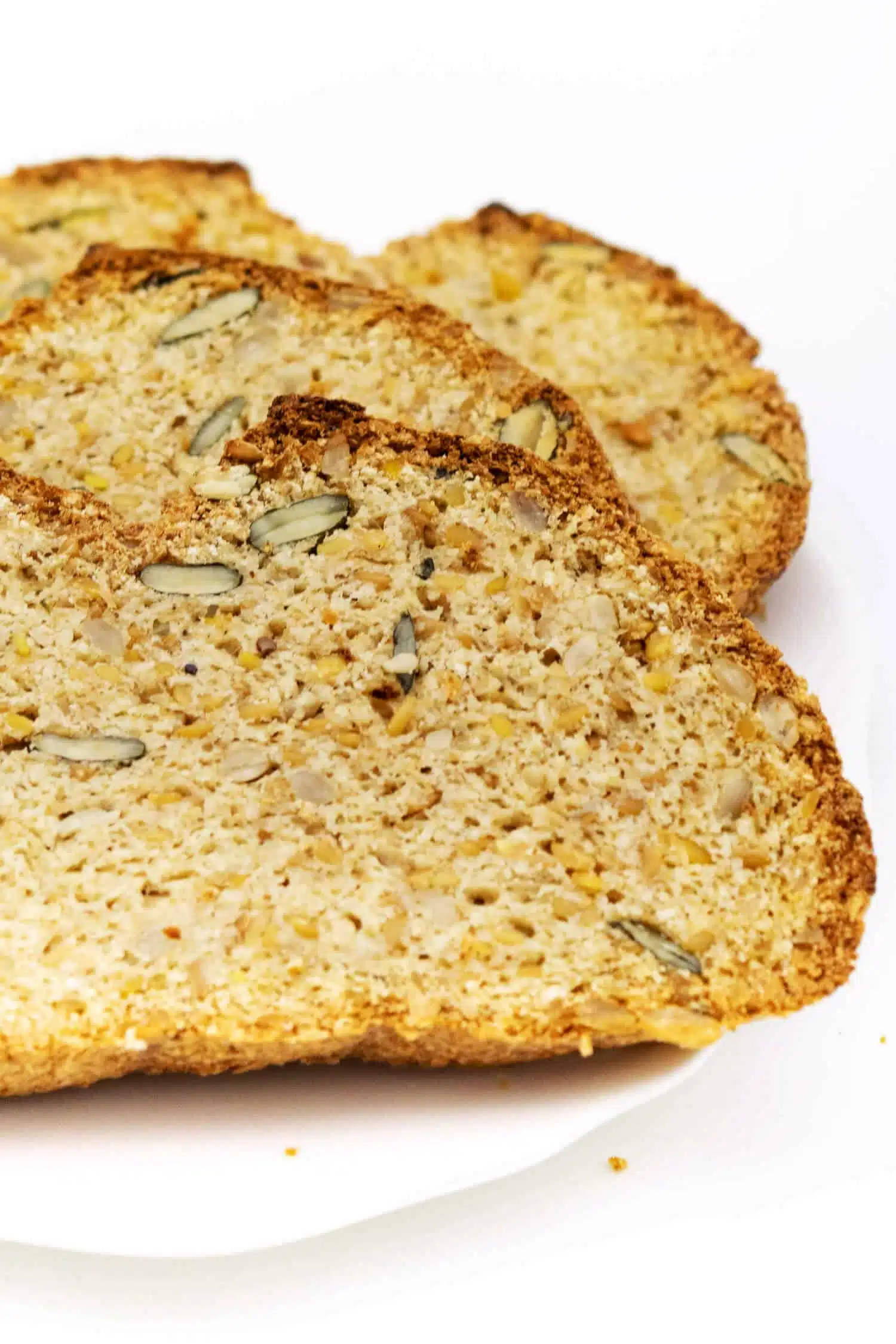Glutenfreies Körnerbrot ohne Mehl mit Leinsamen