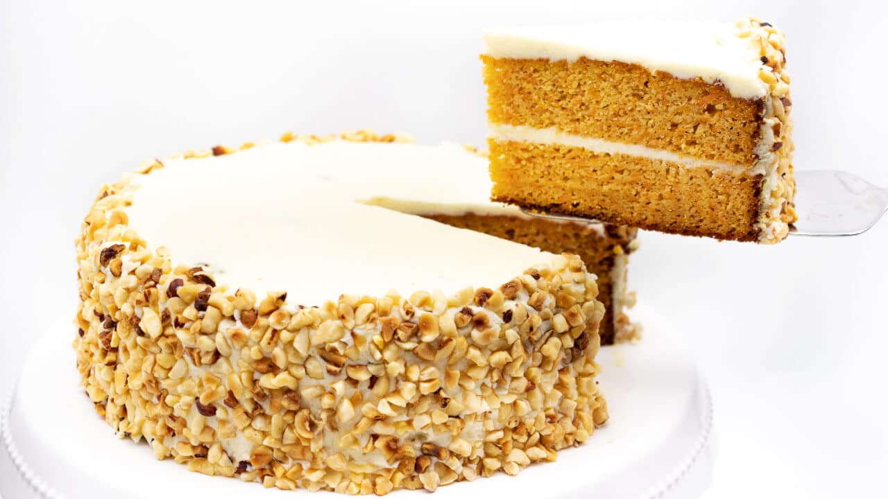 Saftiger Carrot Cake ohne Zucker und ohne Mehl Rezept