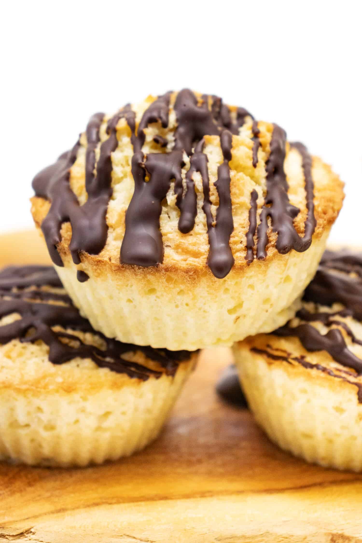 Kokosmuffins mit Kokosraspeln Rezept
