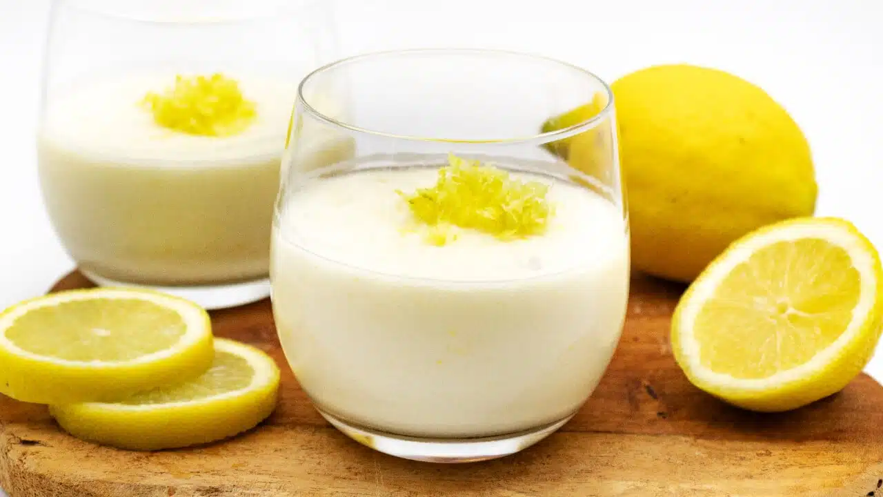Zitronen Buttermilch Dessert ohne Zucker Rezept einfach und schnell