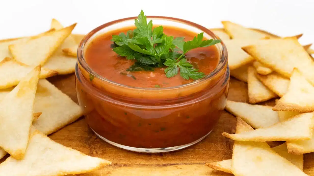 Salsa Dip selber machen aus frischen Tomaten Rezept gesund und schnell