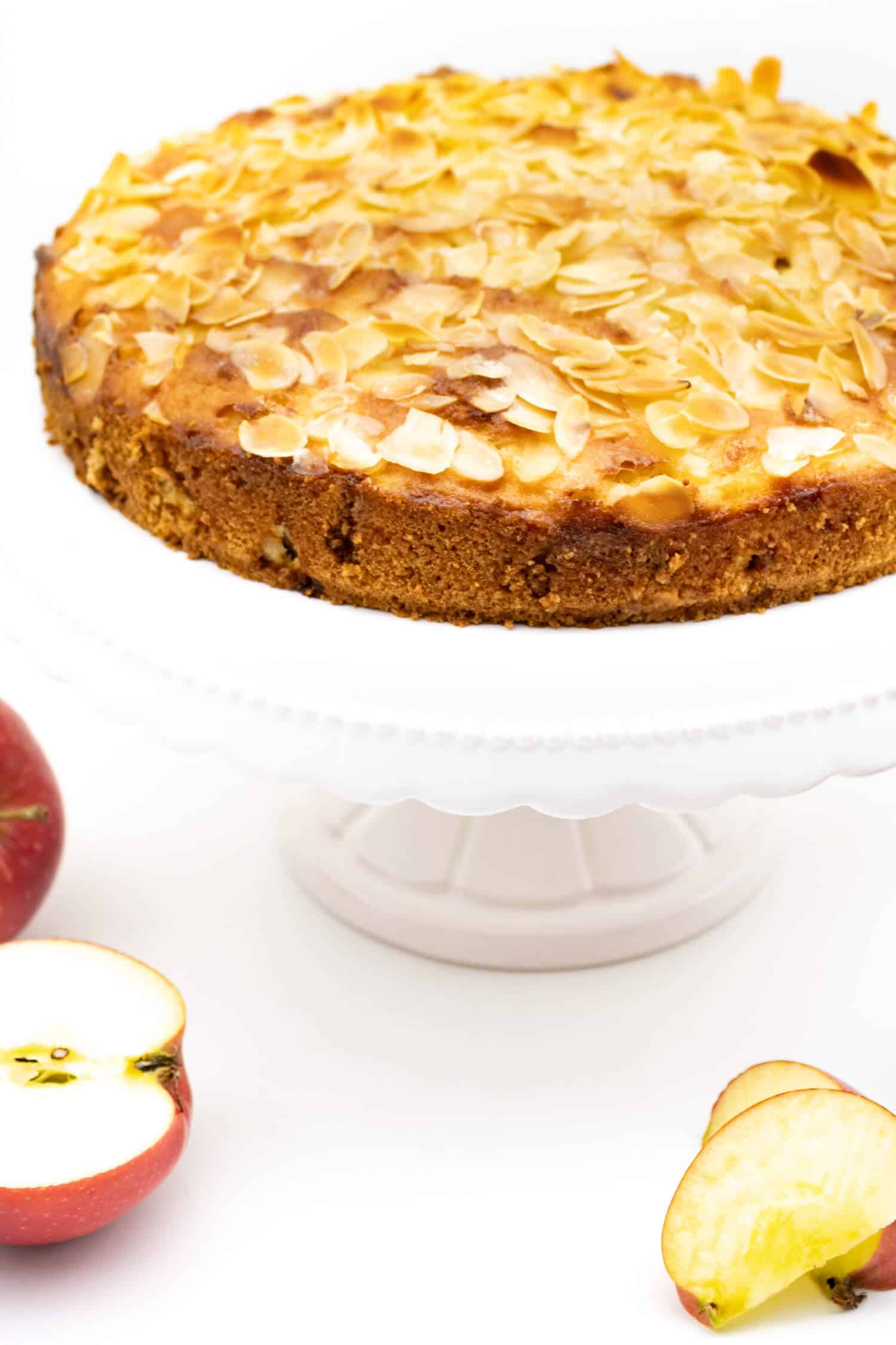 Saftiger Apfelkuchen ohne Zucker mit Mandeln Rezept