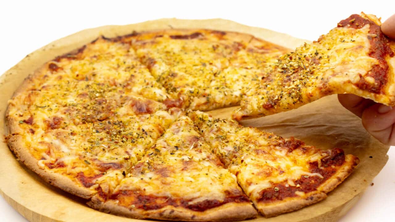 Keto Pizzateig aus 2 Zutaten selber machen einfach und schnell