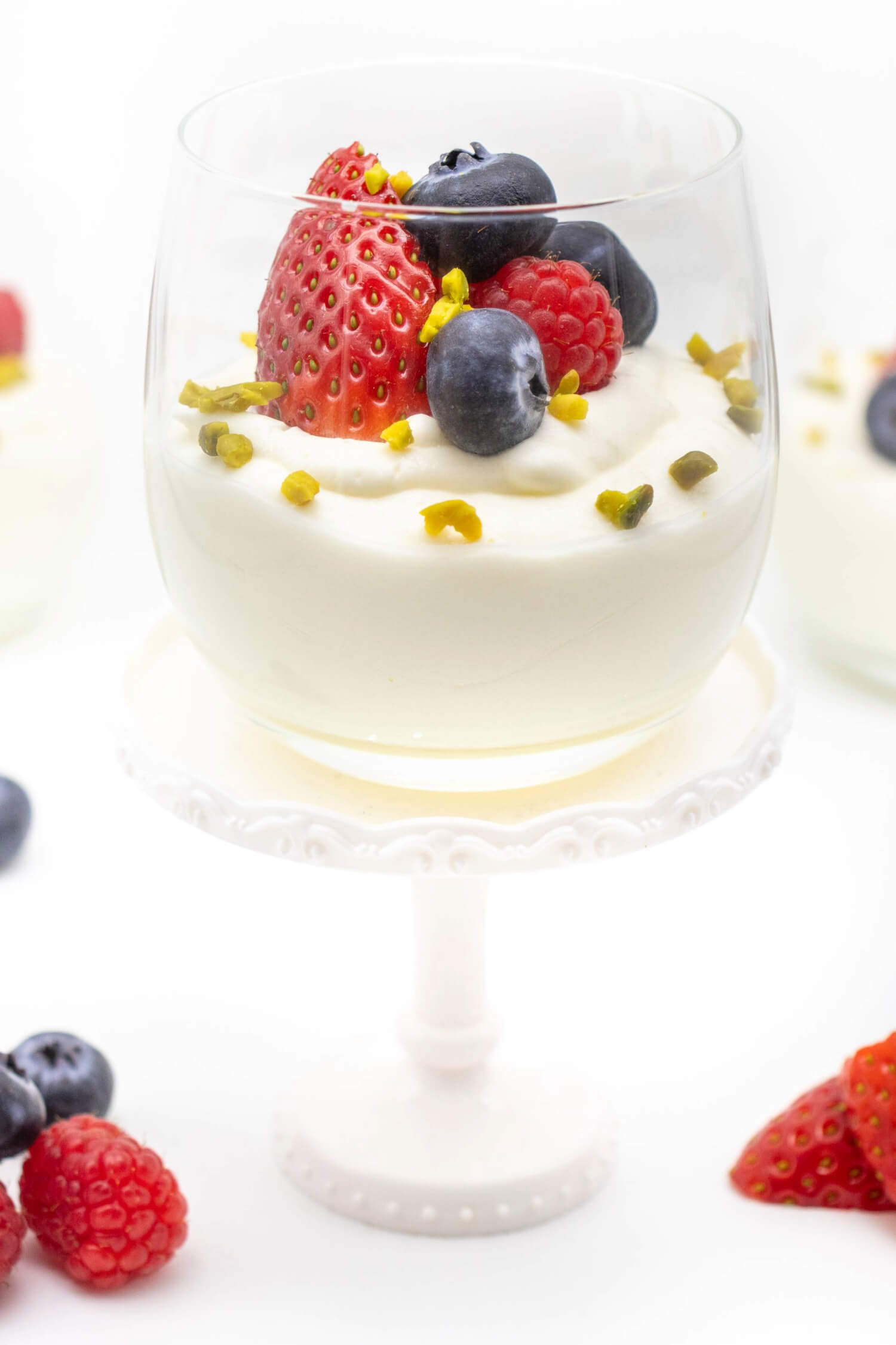 Quarkmousse mit Beeren schnell und einfach