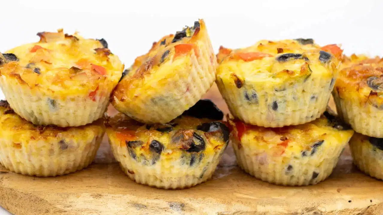 Herzhafte Protein Muffins mit Hüttenkäse Rezept Low Carb