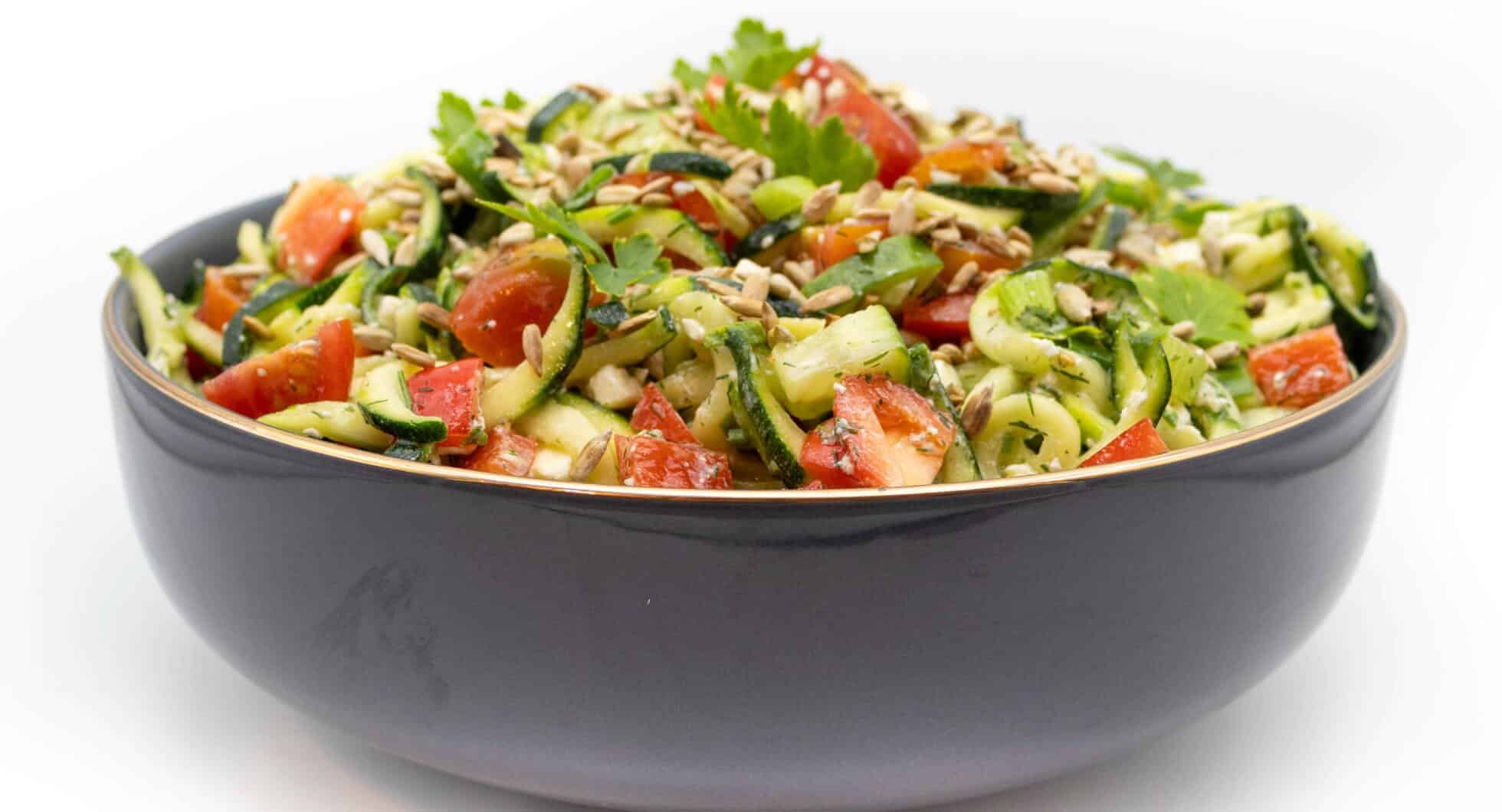 Low Carb Nudelsalat - gesund und kalorienarm