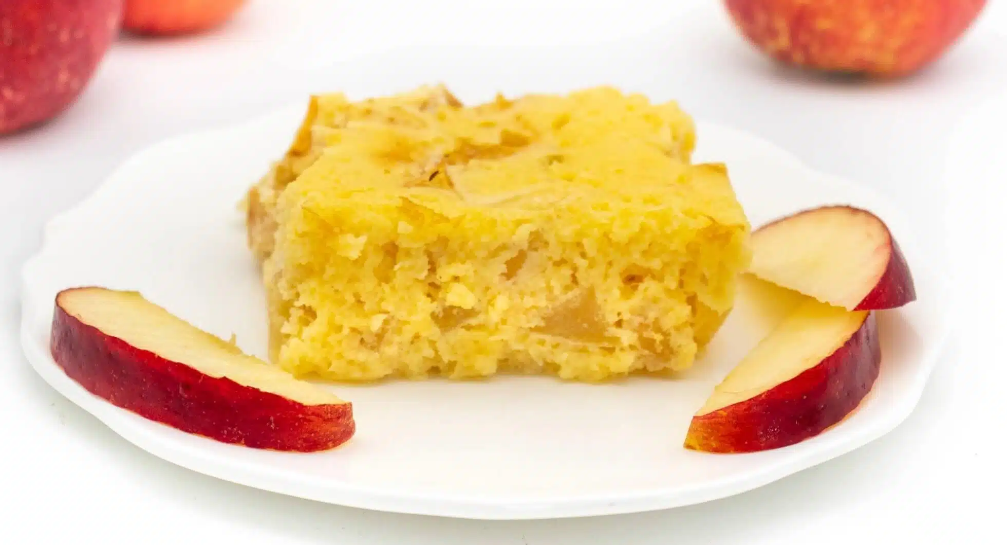 Kalorienarmer Apfelkuchen mit Joghurt und Quark ohne Zucker