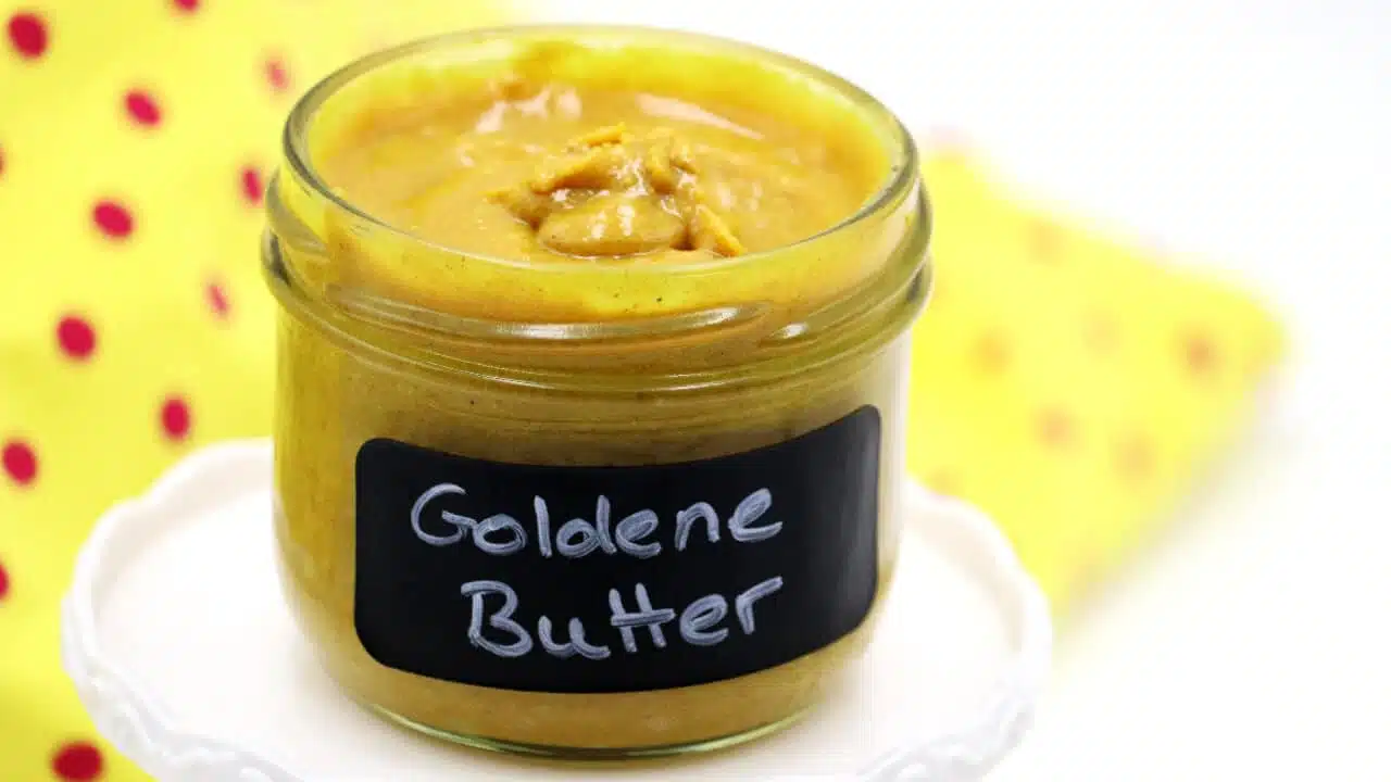 Goldene Butter Aufstrich mit Kurkuma