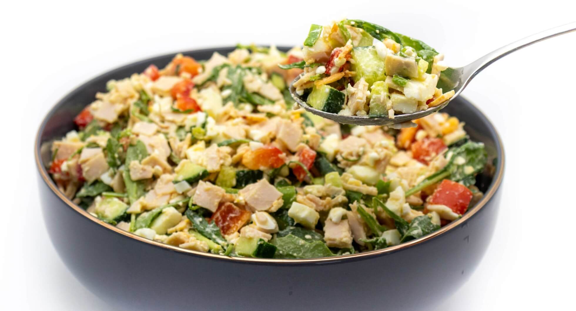 Protein Salat mit Hüttenkäse und Hähnchen Low Carb Rezept