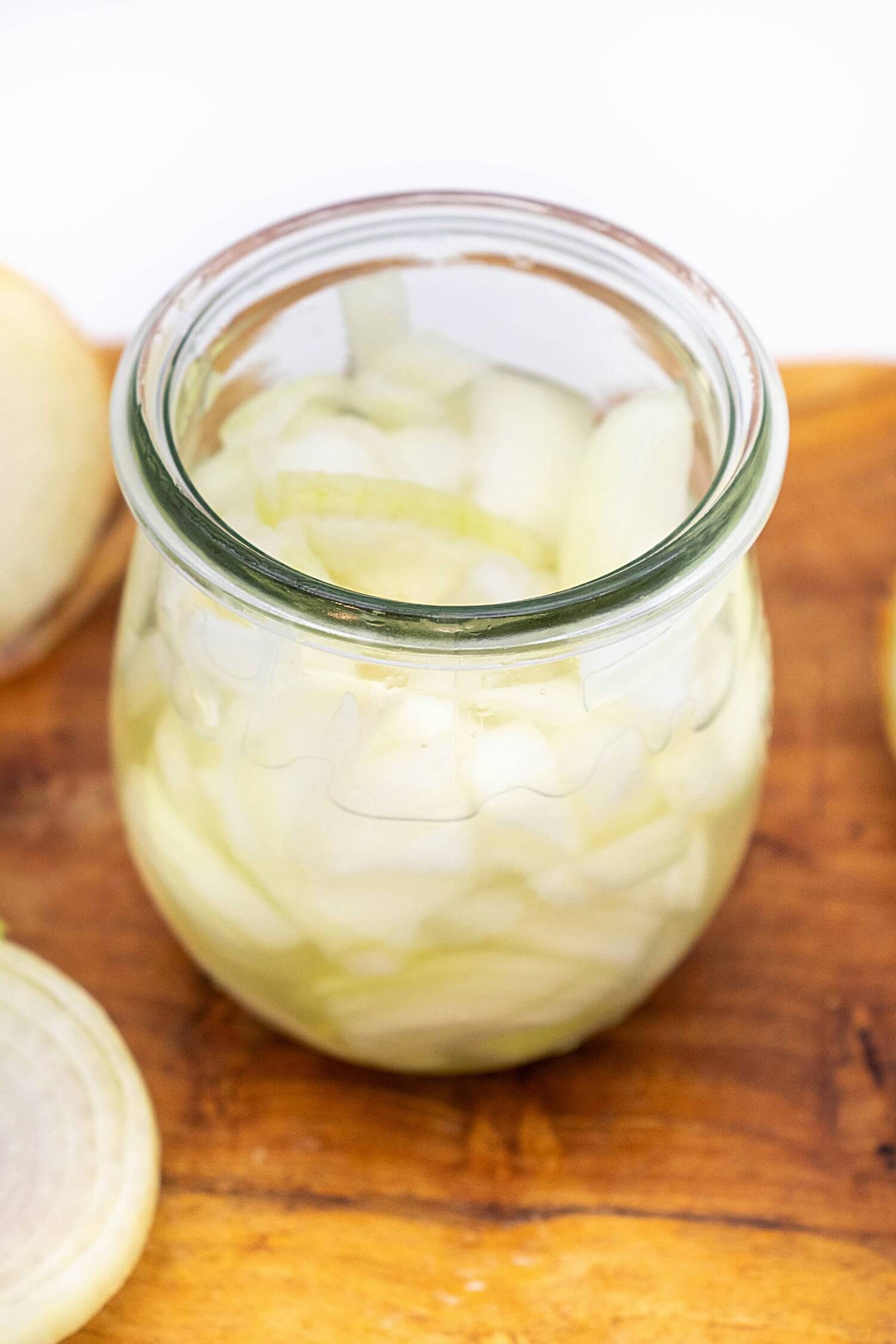 Zwiebelsaft ohne Zucker bei Erkältung und Husten