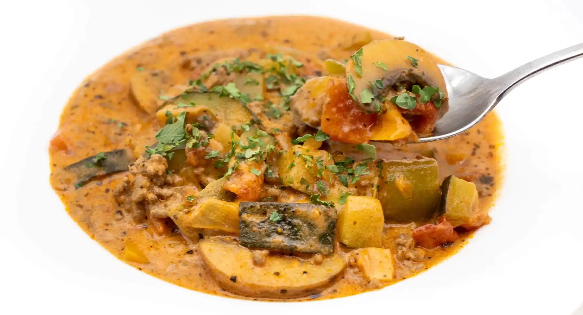 Low Carb Pizzasuppe mit Hackfleisch Rezept zum Abnehmen